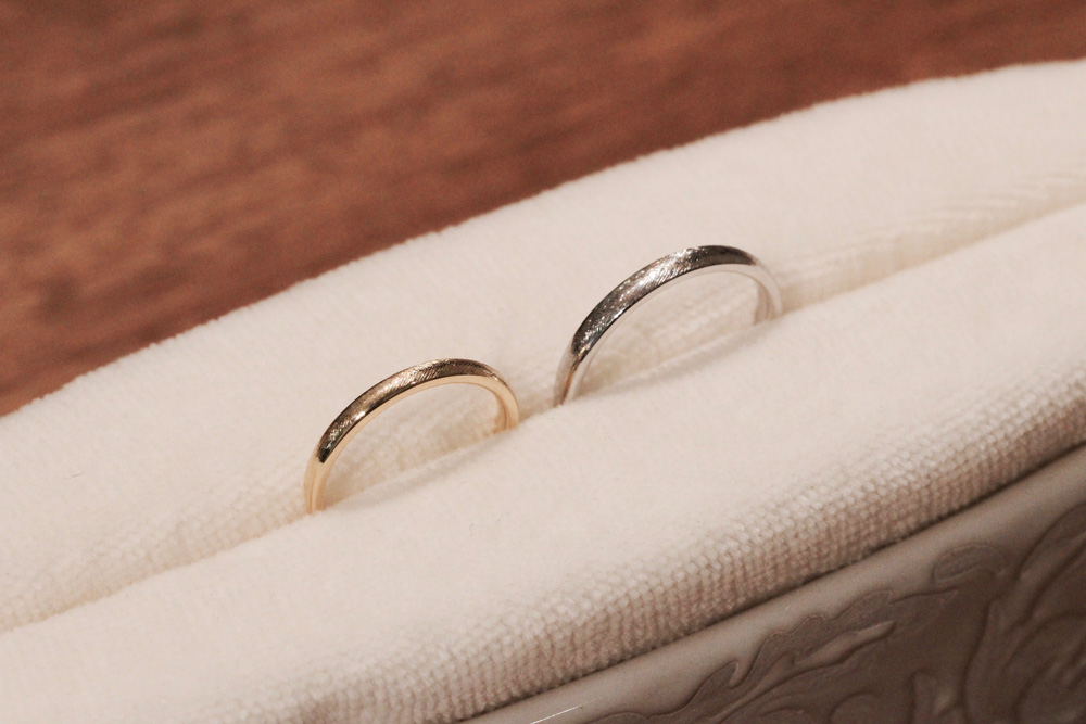 羽根模様が美しいデザイン〔結婚指輪〕アンティーク
