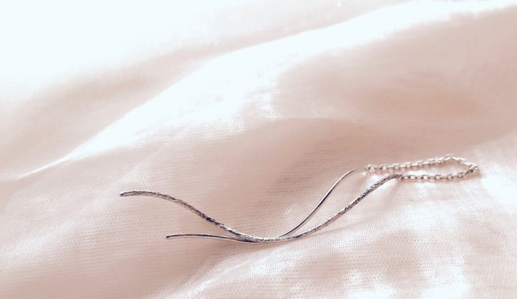 清流ウェーブピアス