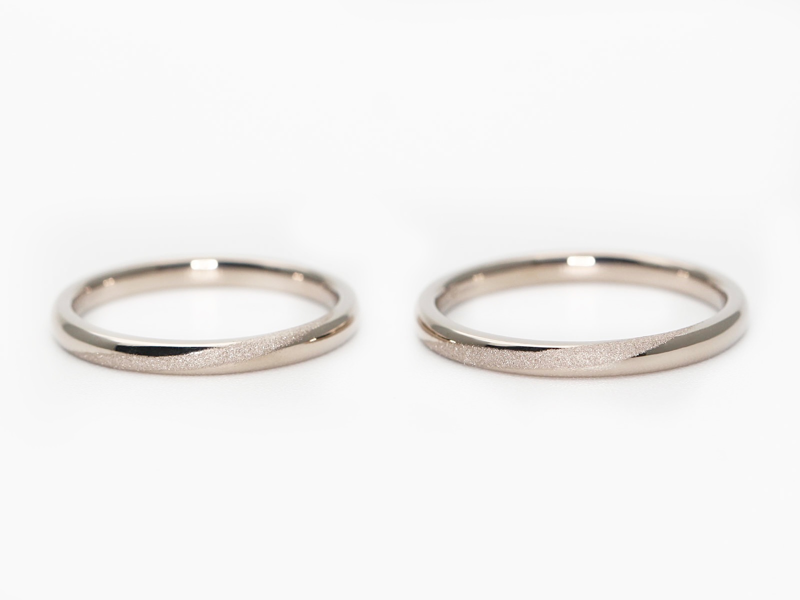 写真 2021-1結婚指輪・earth・オフホワイトゴールド・ペルー・コロンビア産フェアマインドゴールド2-07 17 29 33